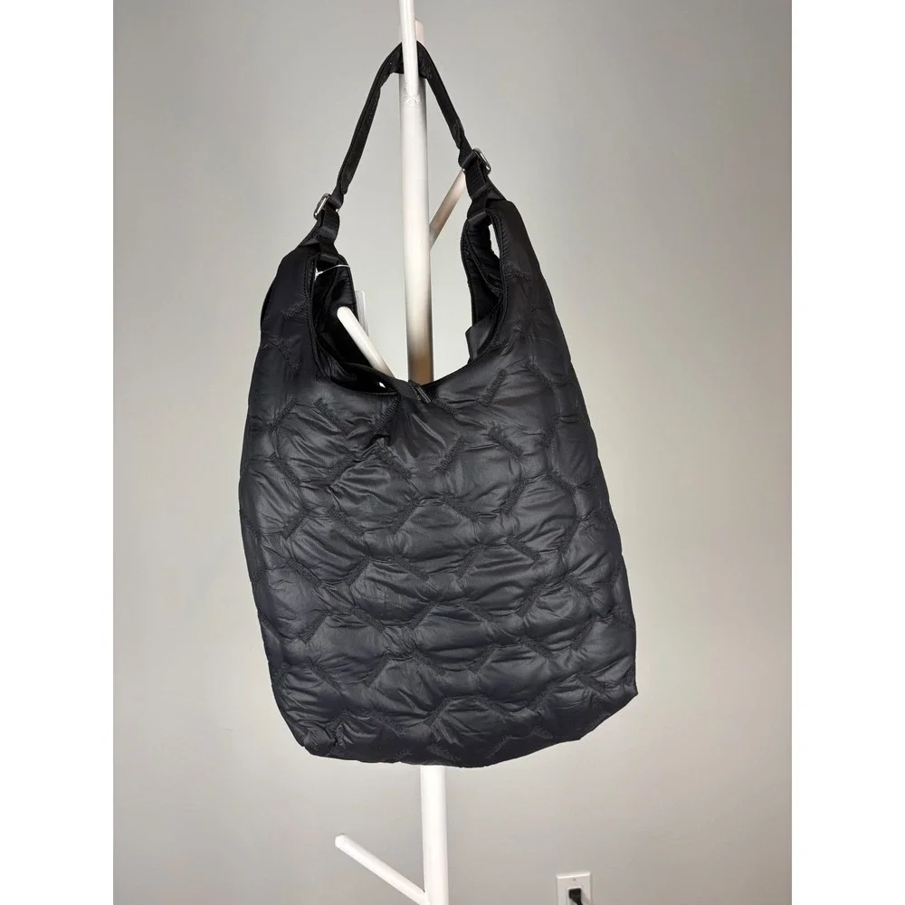 Lululemon Quilty Pleasures Shoulder Bag Black Puffer Hobo LW9FXQS 14L NWT